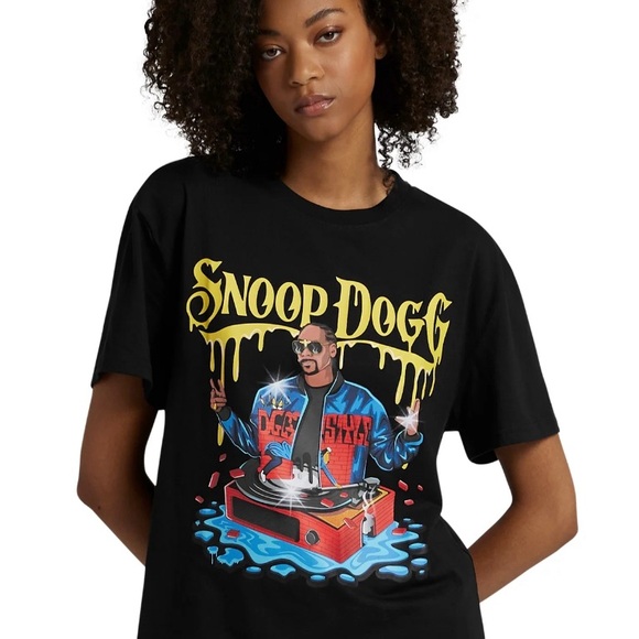 Black Snoop Dogg Graphic Tee for men. - Picture 2 of 2
